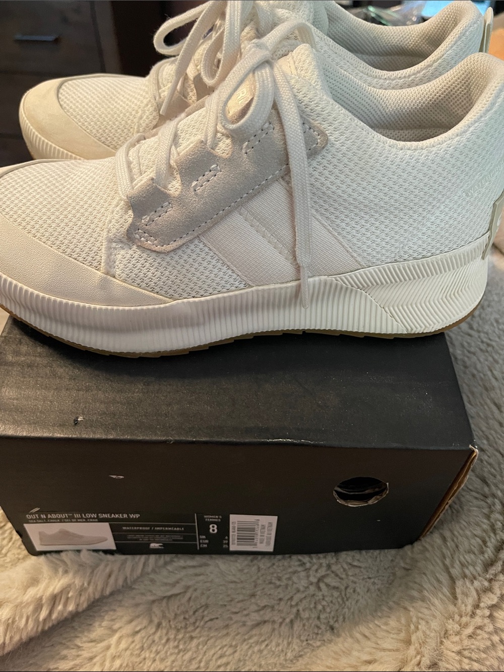 Sorel out n about III low sneakers in sea salt & chalk - size 8 - excellent